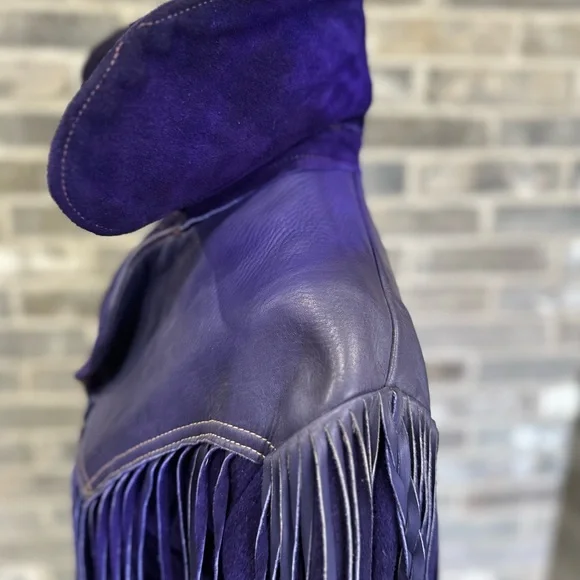 Vintage Suede Leather Western BOHO Fringe Jacket. - Picture 14 of 16